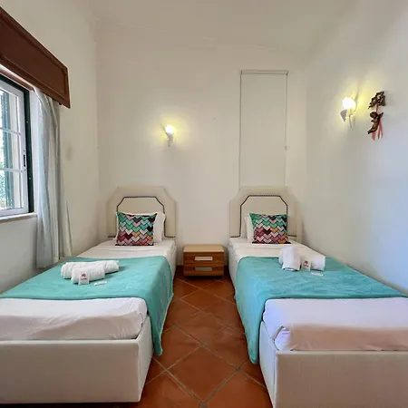 Alvor Traditional With Pool By Homing *