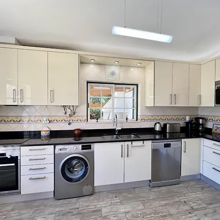 Alvor Traditional With Pool By Homing *