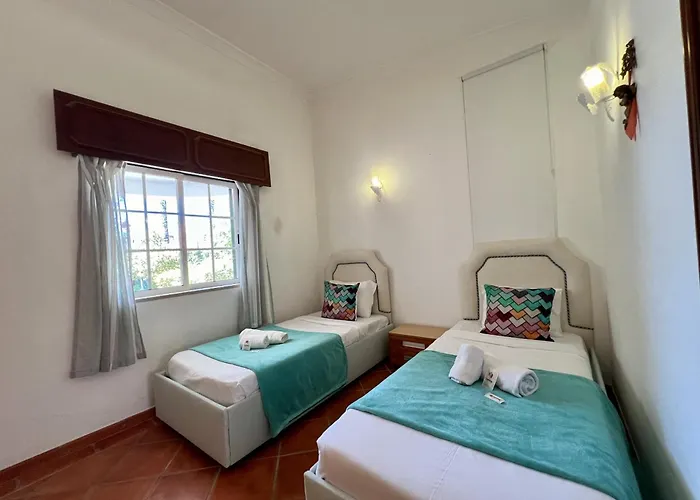 Alvor Traditional With Pool By Homing * Mexilhoeira da Carregacao