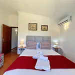 فيلة Alvor Traditional With Pool By Homing *
