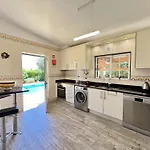 فيلة Alvor Traditional With Pool By Homing *