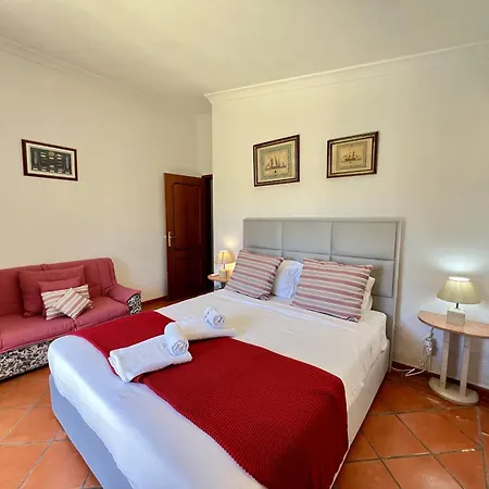 Вилла Alvor Traditional With Pool By Homing *