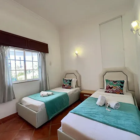 Alvor Traditional With Pool By Homing * Mexilhoeira da Carregacao