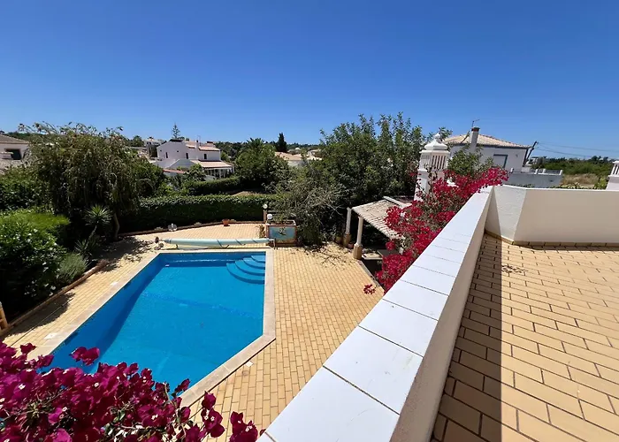 Alvor Traditional With Pool By Homing *