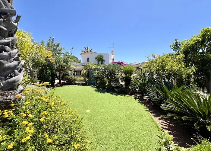 Villa Alvor Traditional With Pool By Homing Mexilhoeira da Carregacao